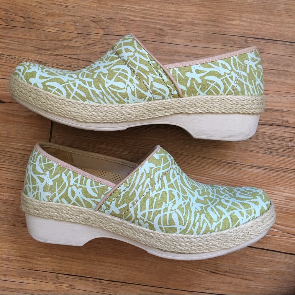 Dansko Clogs Canvas/Jute Sz 40
